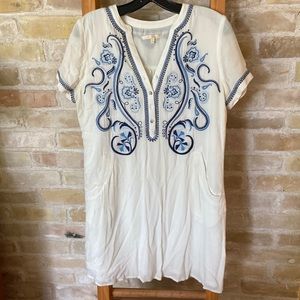 White patterned sundress size small